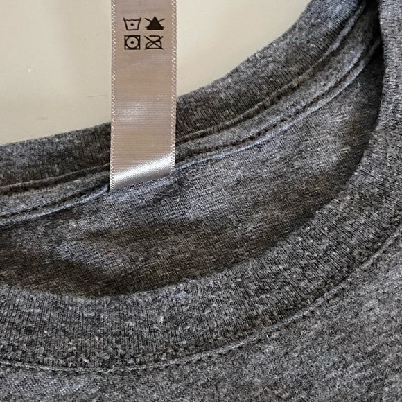 NEXT LEVEL APPAREL Cat with Eye Patch T-Shirt - Picture 5 of 7